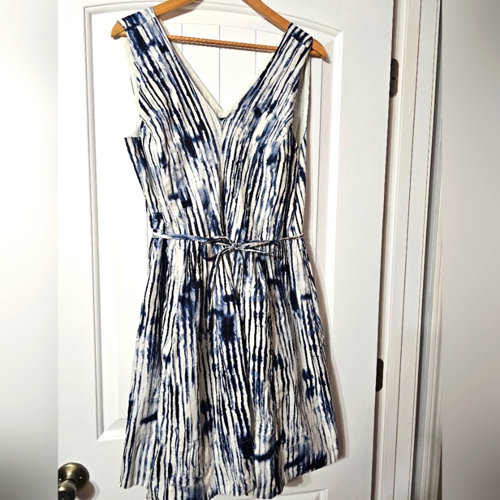 Simply Vera Vera Wang Blue and White V-Neck Sundress. NWOT